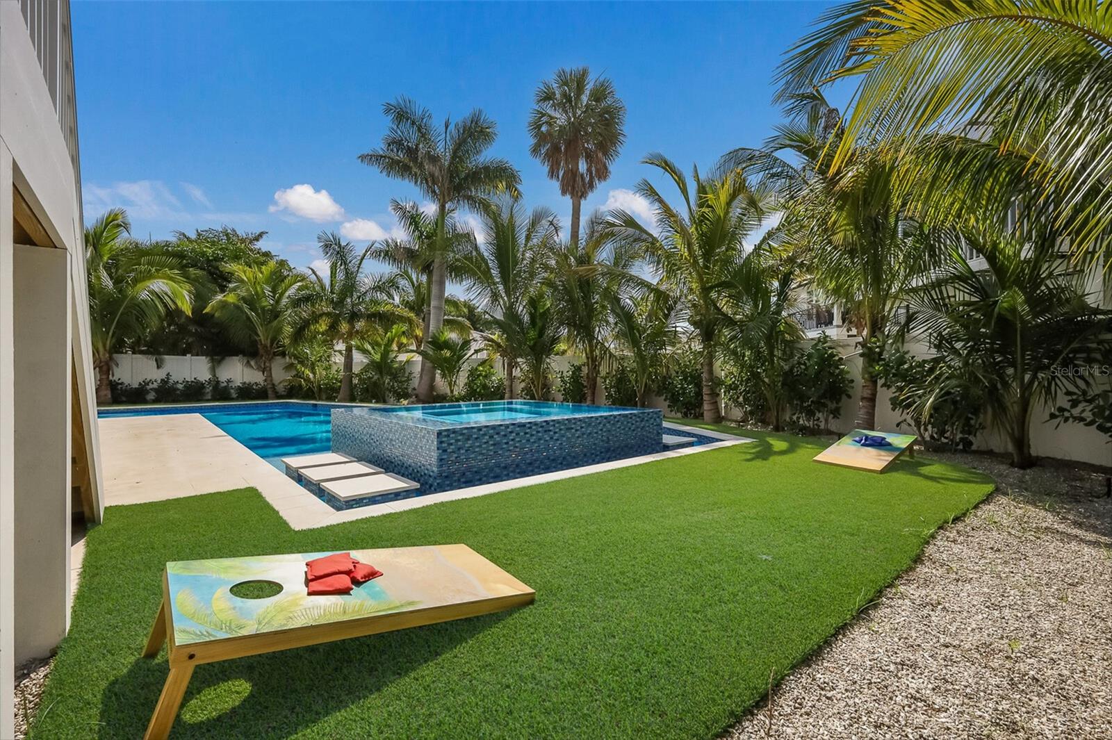 227 S HARBOR DR, HOLMES BEACH, FL, 34217