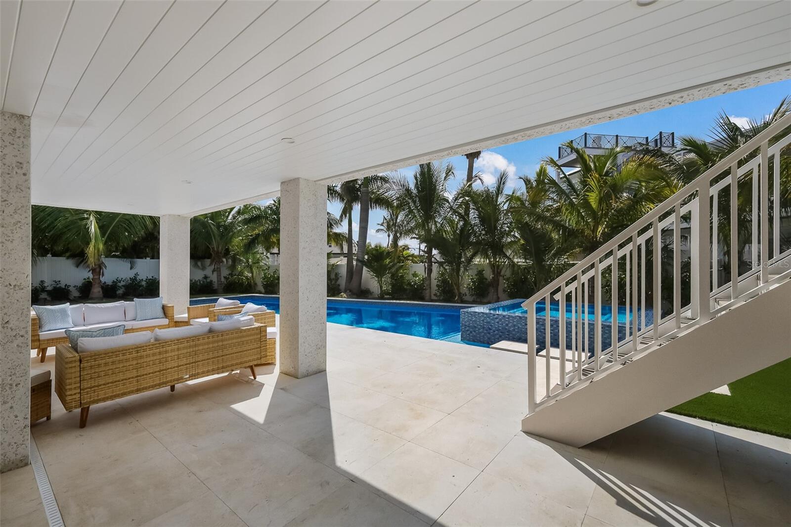 227 S HARBOR DR, HOLMES BEACH, FL, 34217