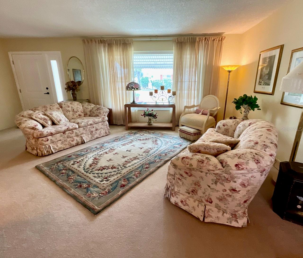 5-Livinf too view from dining room