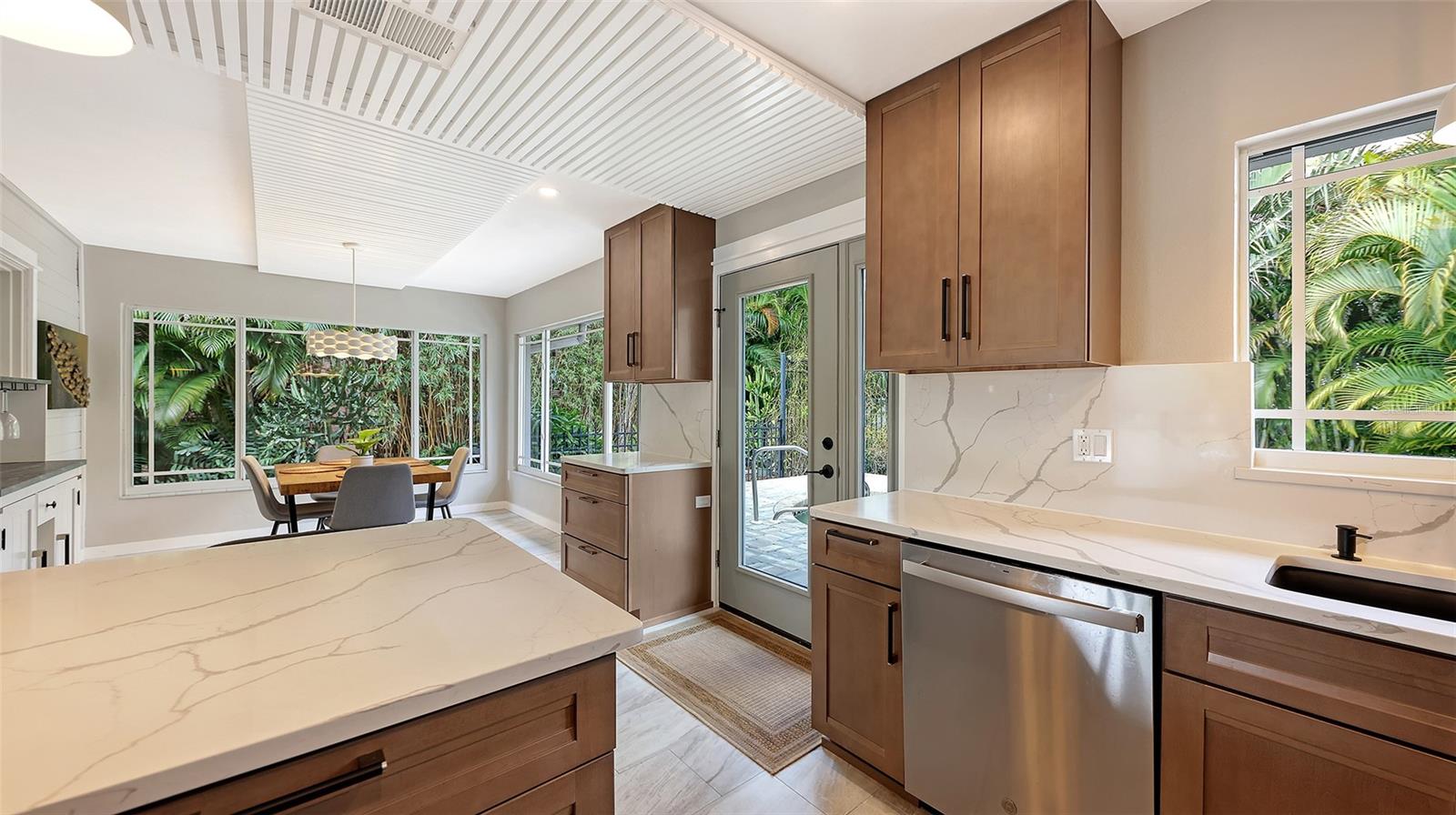 628 W OLYMPIA AVE, PUNTA GORDA, FL, 33950