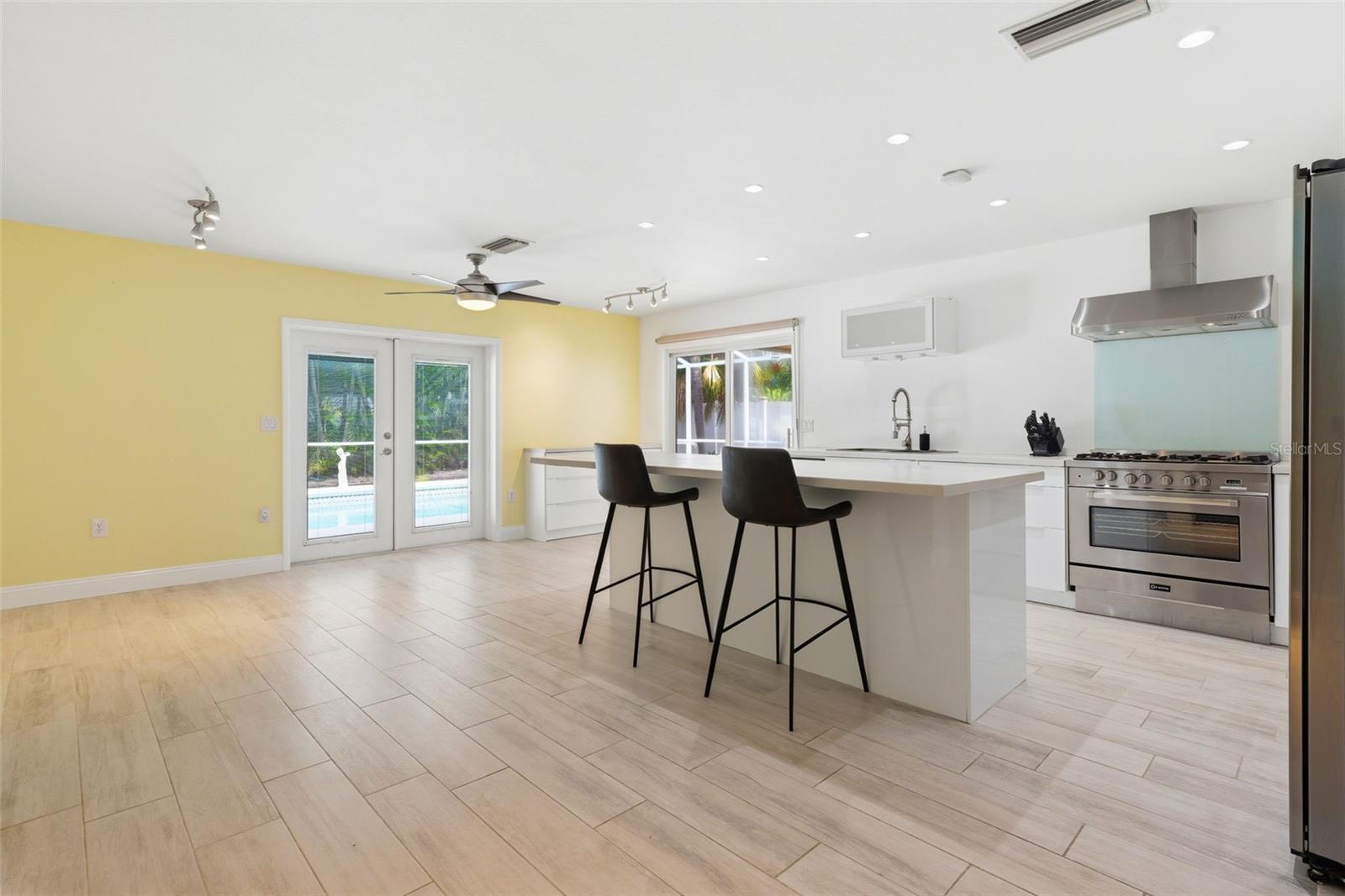 2008 39TH ST W, BRADENTON, FL, 34205