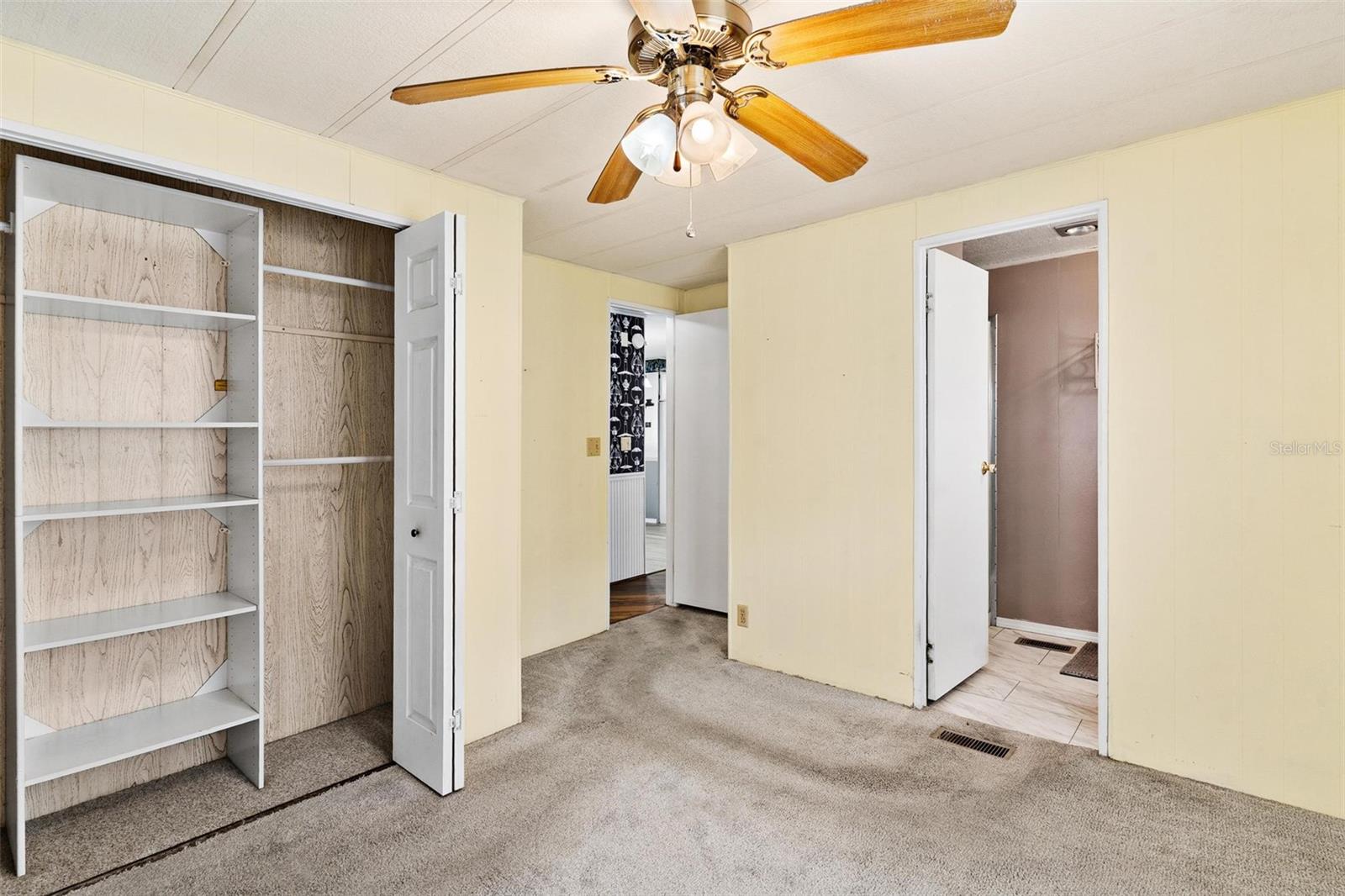 304 IVANHOE CIR, LADY LAKE, FL, 32159