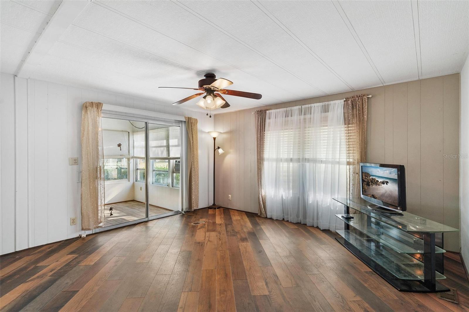 304 IVANHOE CIR, LADY LAKE, FL, 32159