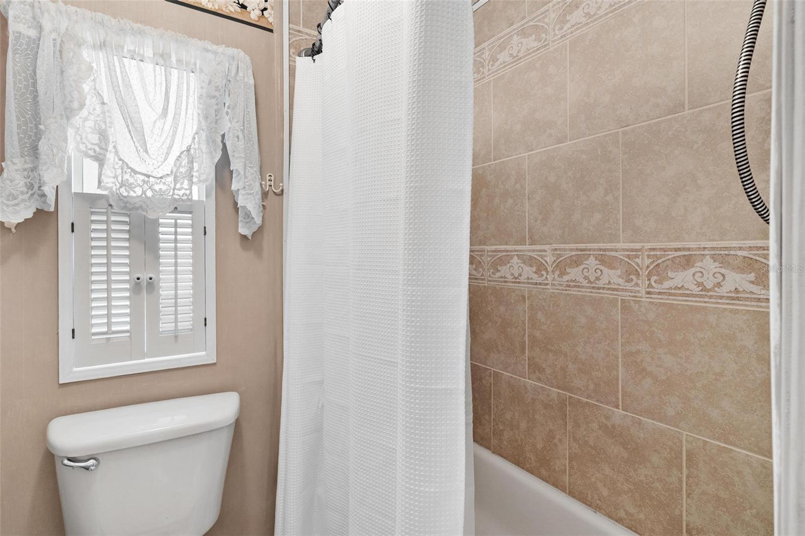 304 IVANHOE CIR, LADY LAKE, FL, 32159