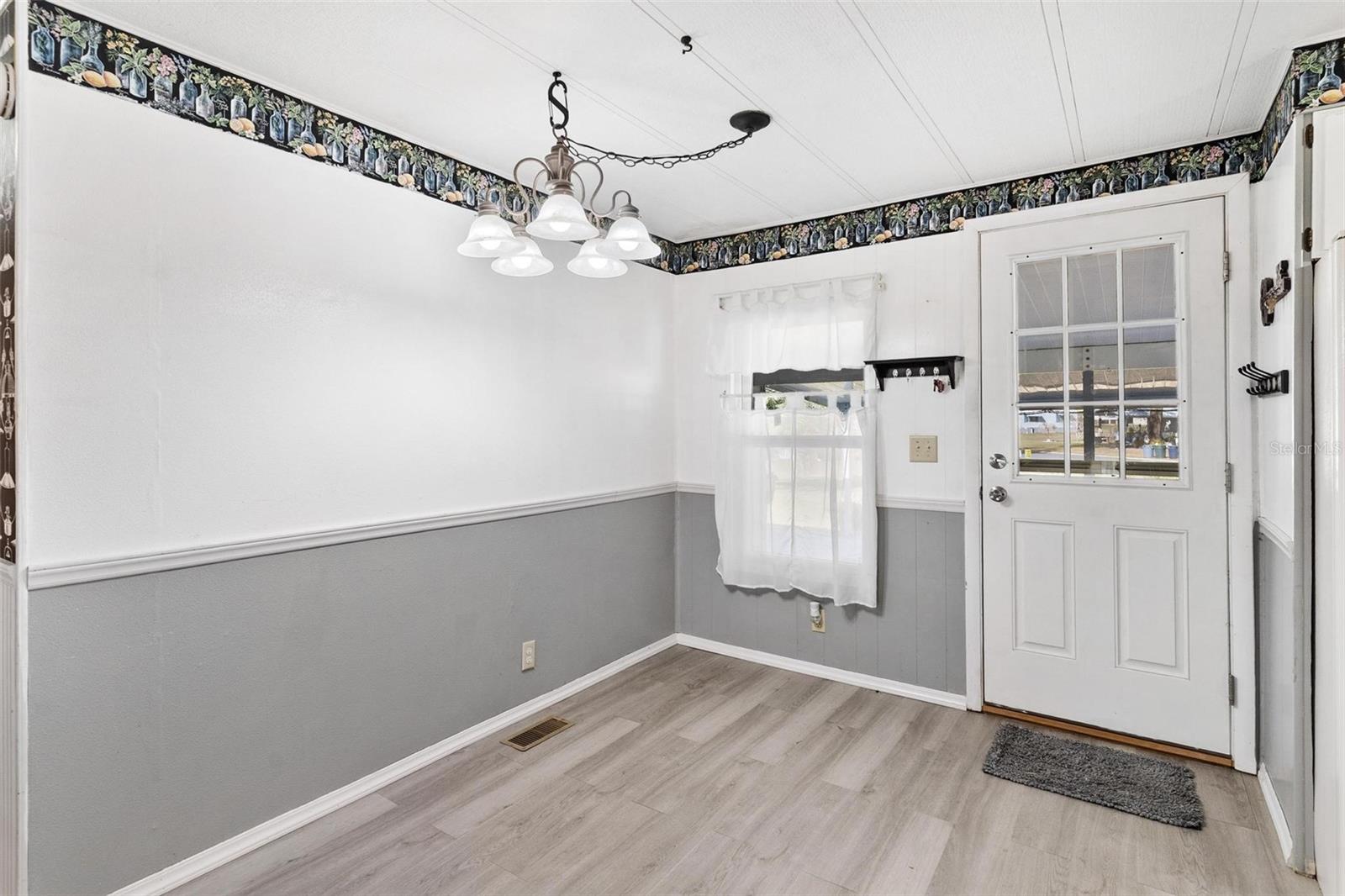 304 IVANHOE CIR, LADY LAKE, FL, 32159