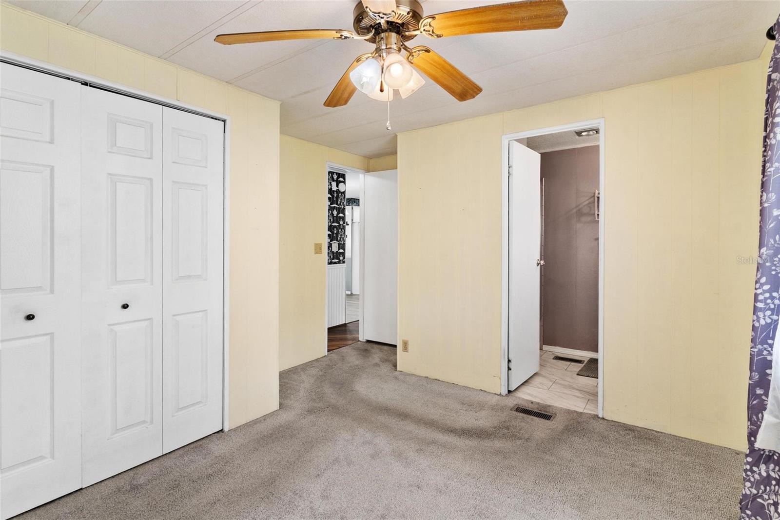 304 IVANHOE CIR, LADY LAKE, FL, 32159