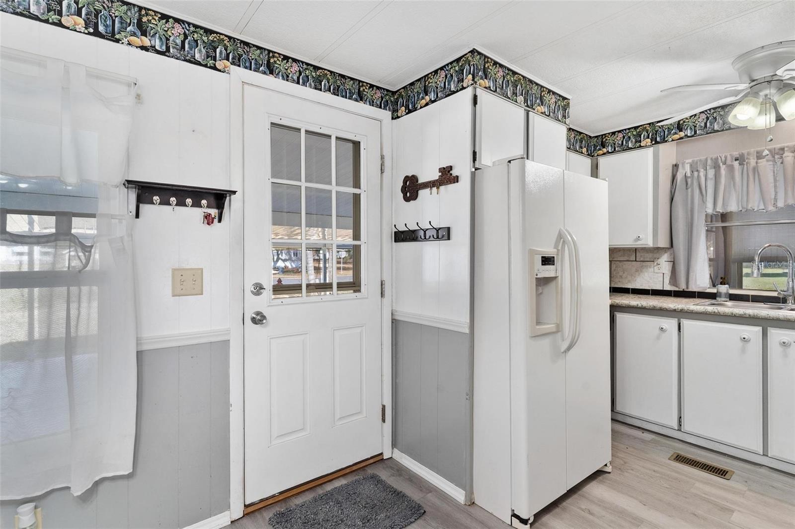 304 IVANHOE CIR, LADY LAKE, FL, 32159