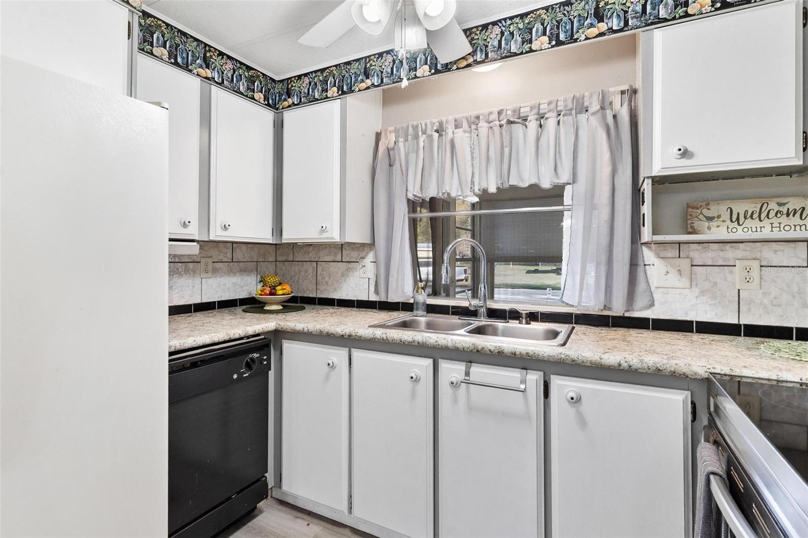 304 IVANHOE CIR, LADY LAKE, FL, 32159