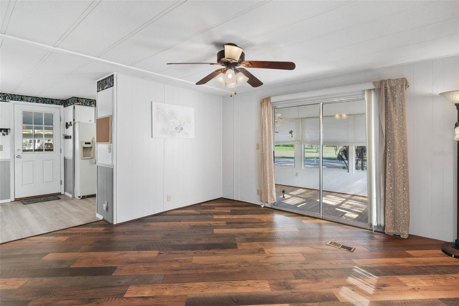 304 IVANHOE CIR, LADY LAKE, FL, 32159