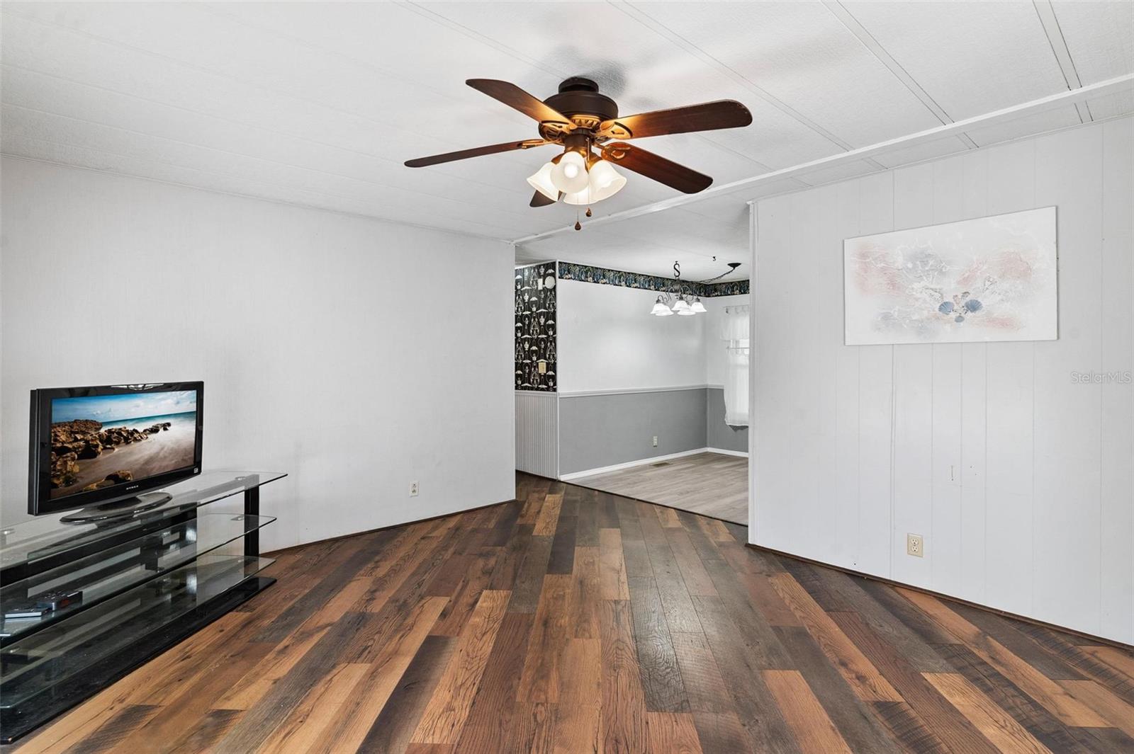 304 IVANHOE CIR, LADY LAKE, FL, 32159