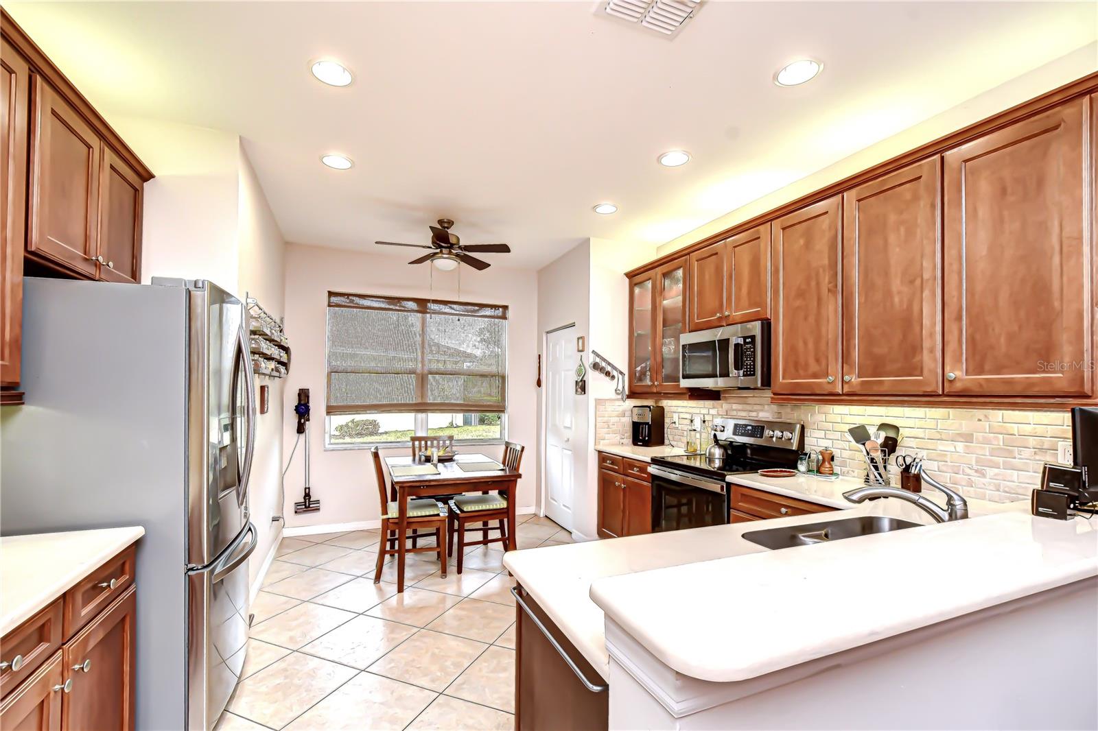 Spacious kitchen with newer stainless appliances!