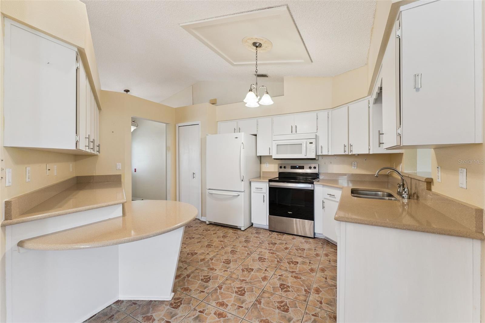27217 RACQUET CIR, LEESBURG, FL, 34748