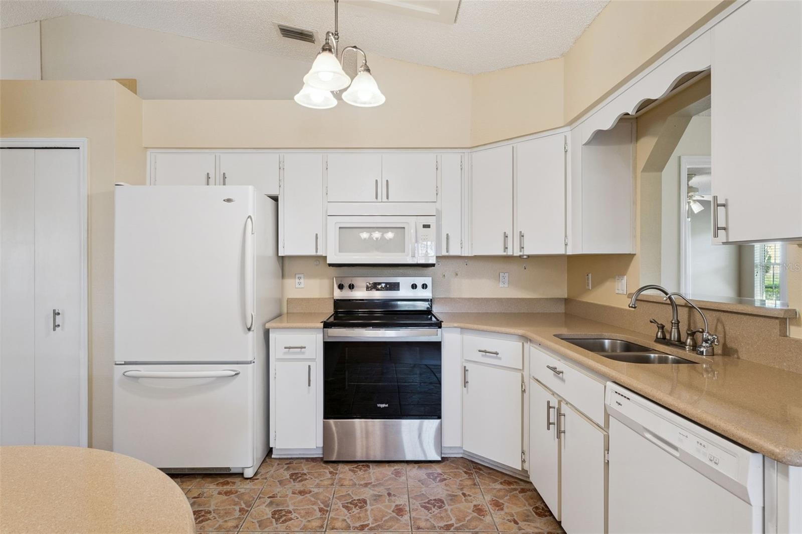 27217 RACQUET CIR, LEESBURG, FL, 34748
