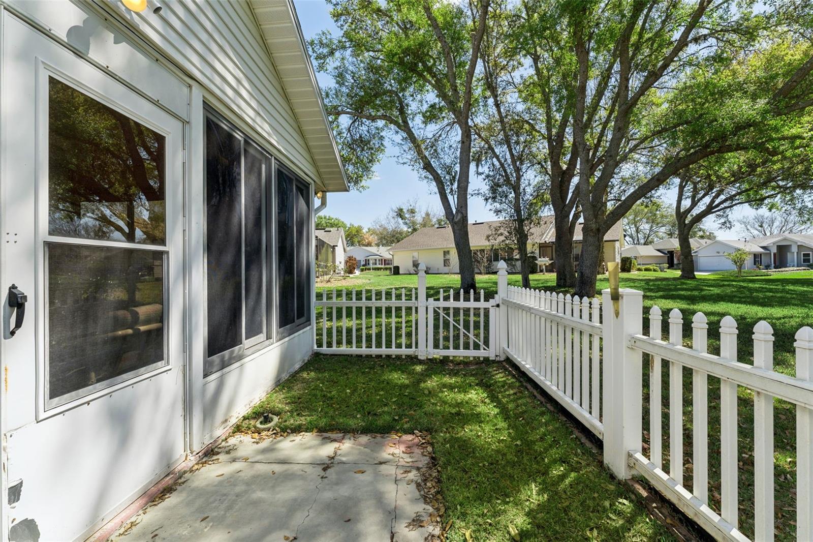 27217 RACQUET CIR, LEESBURG, FL, 34748