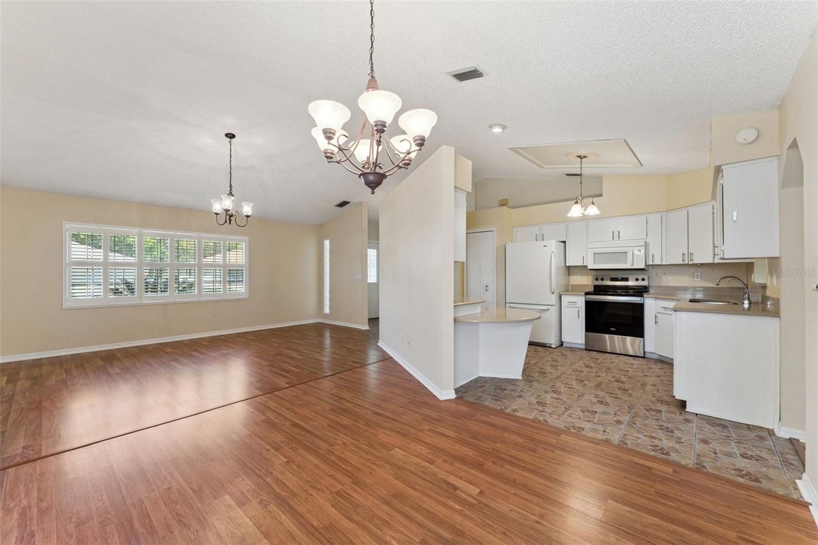 27217 RACQUET CIR, LEESBURG, FL, 34748