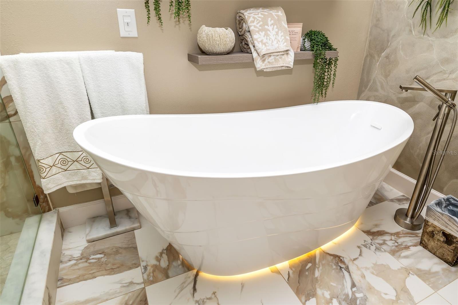 746 EAGLE POINT DR, VENICE, FL, 34285