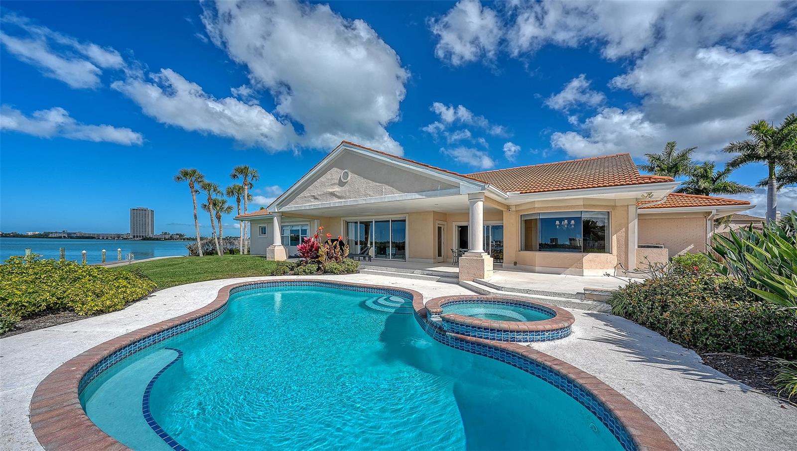 376 WEST ROYAL FLAMINGO DR, SARASOTA, FL, 34236