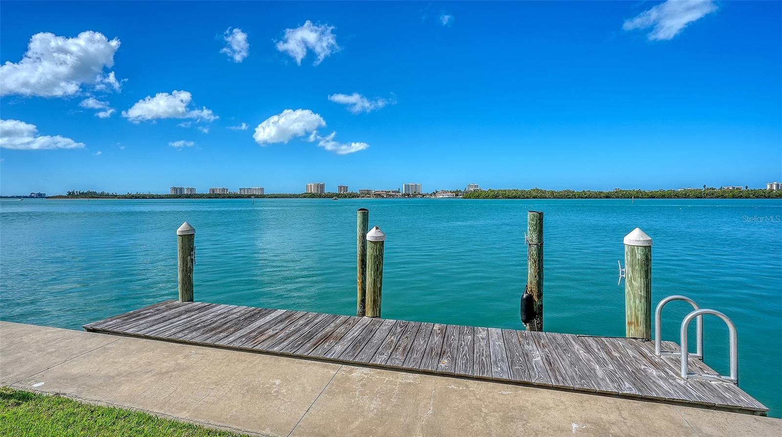 376 WEST ROYAL FLAMINGO DR, SARASOTA, FL, 34236