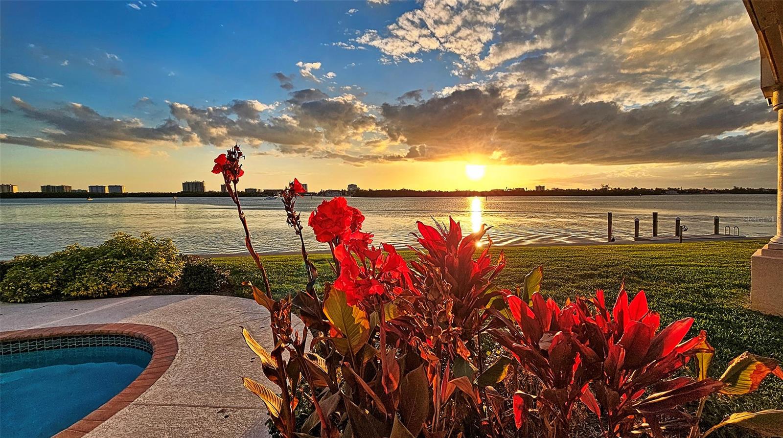 376 WEST ROYAL FLAMINGO DR, SARASOTA, FL, 34236