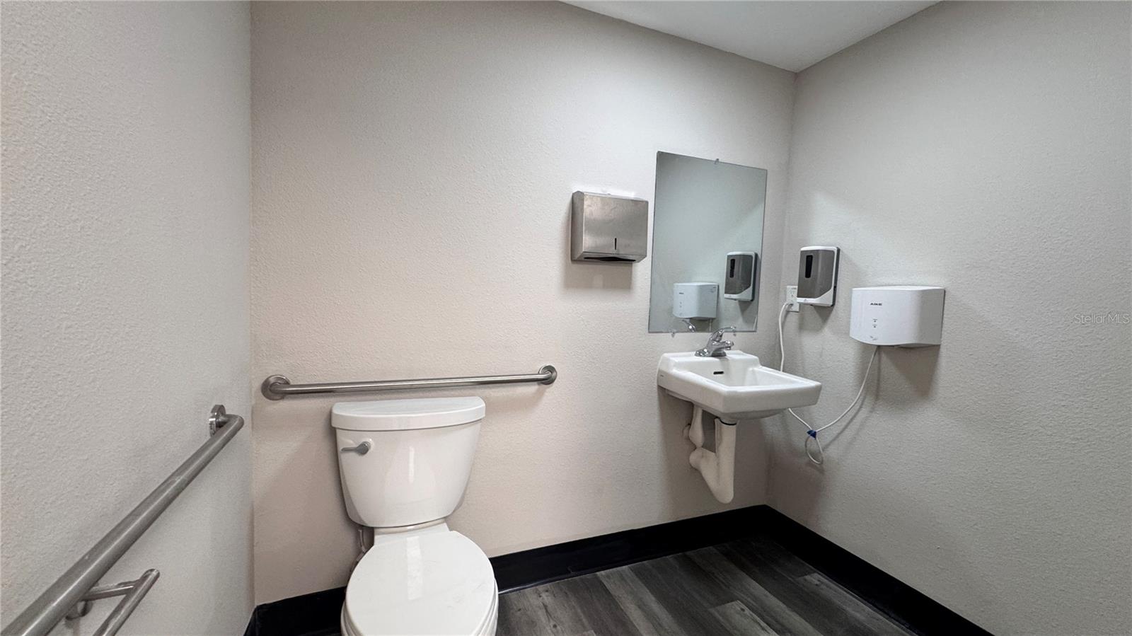 8202 N ARMENIA AVE #C & D, TAMPA, FL, 33604