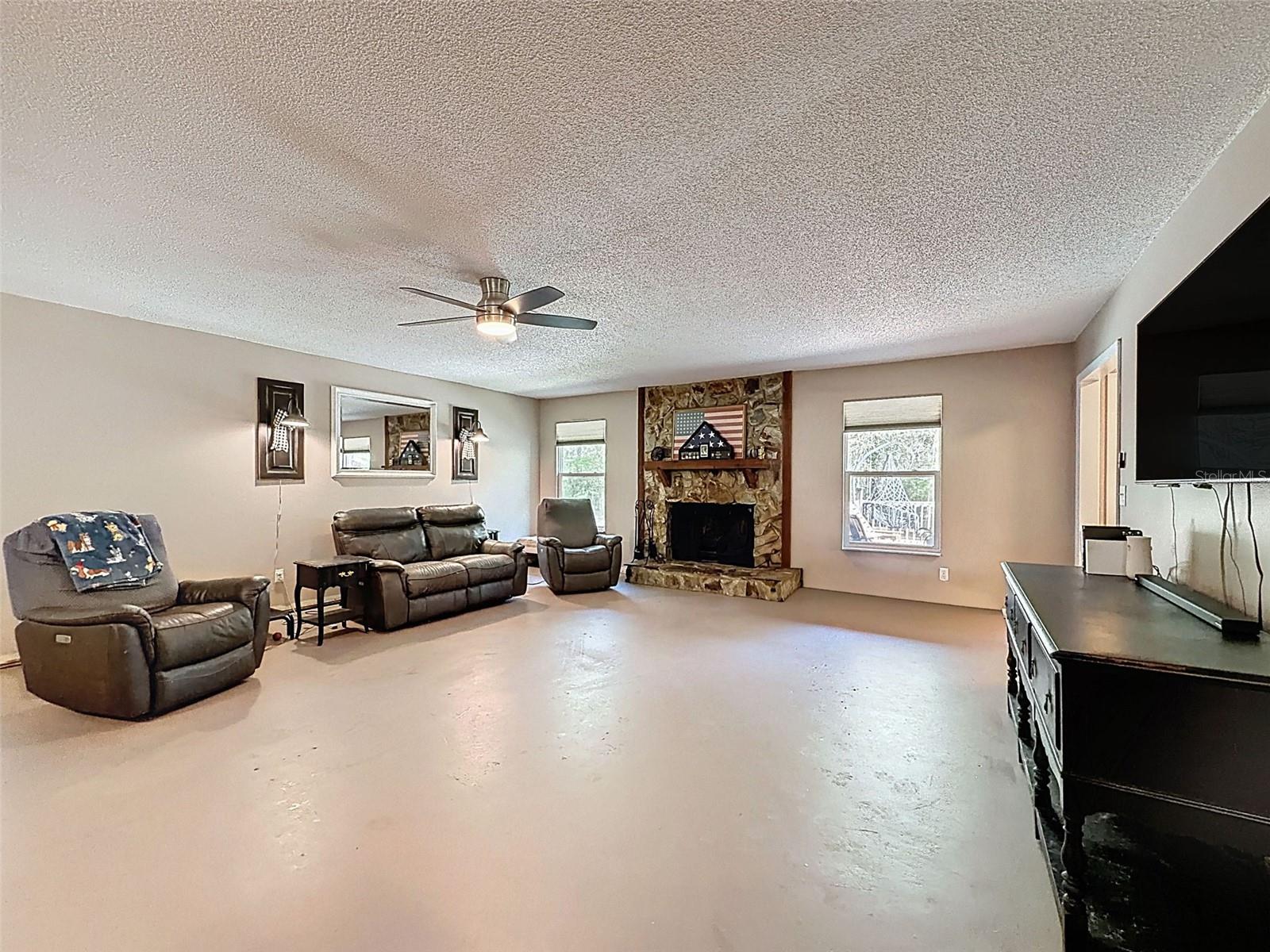 24350 LANARK RD, BROOKSVILLE, FL, 34601