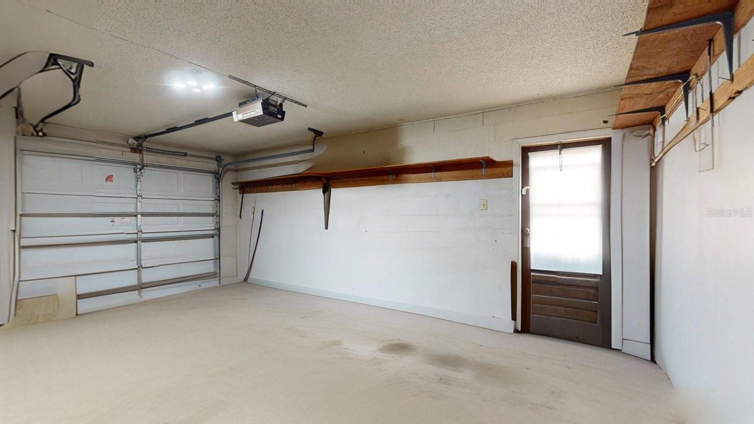 Spacious garage with remote control access