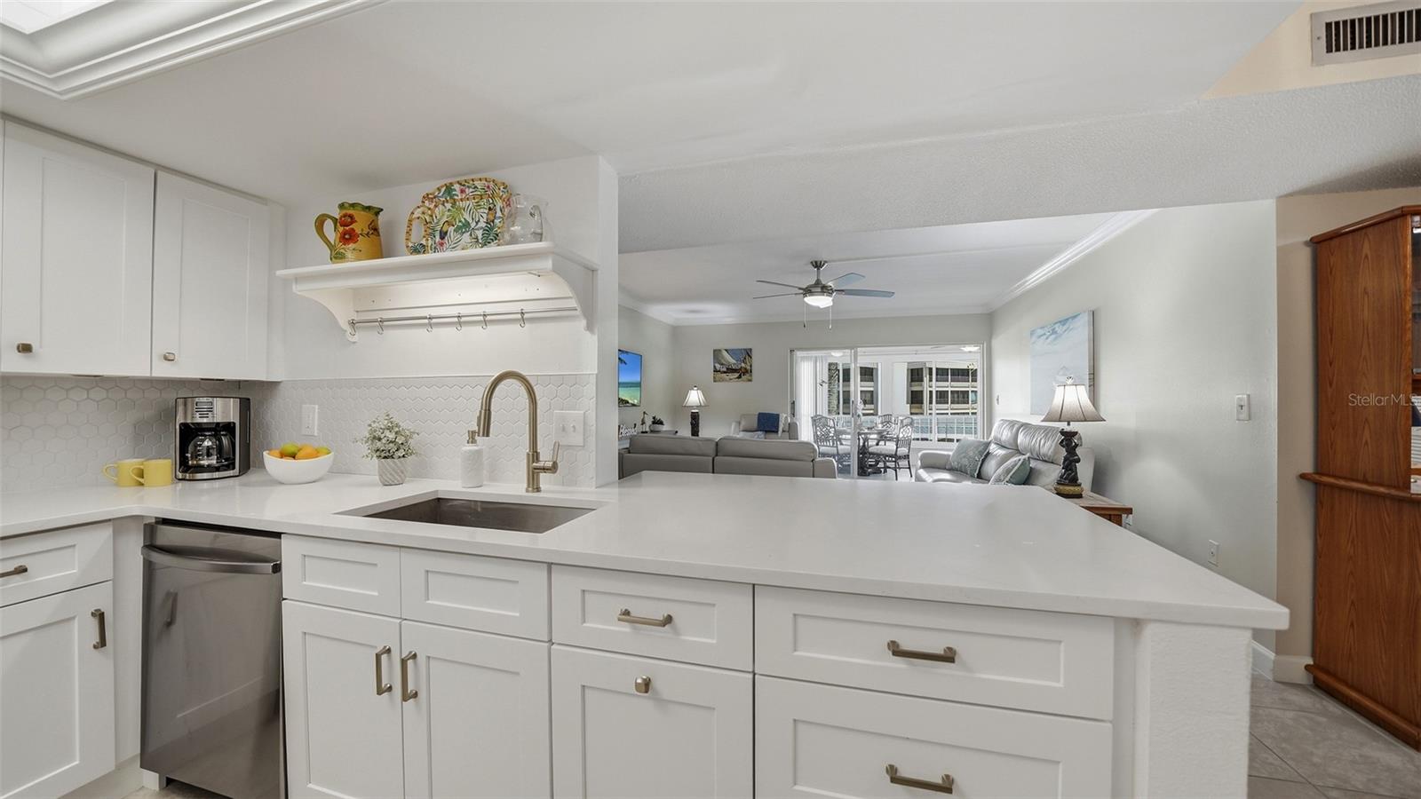 199 WHISPERING SANDS DR #204, SARASOTA, FL, 34242