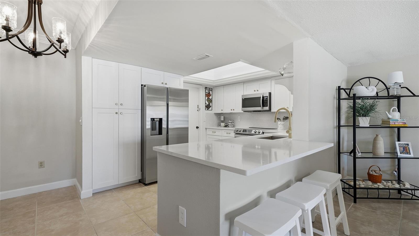 199 WHISPERING SANDS DR #204, SARASOTA, FL, 34242