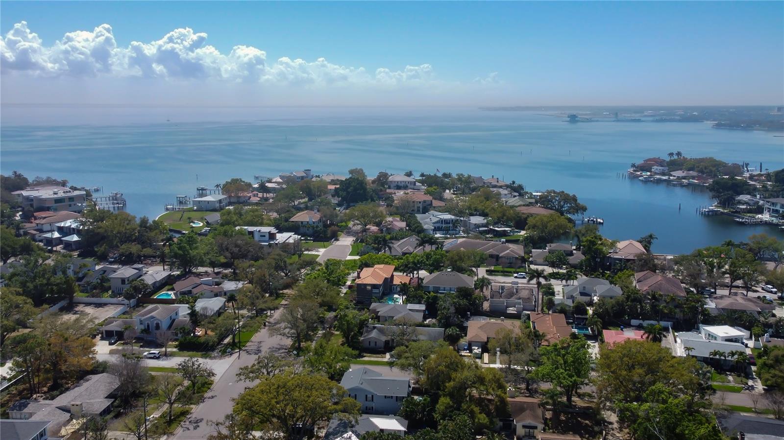 218 APPIAN WAY NE, ST PETERSBURG, FL, 33704