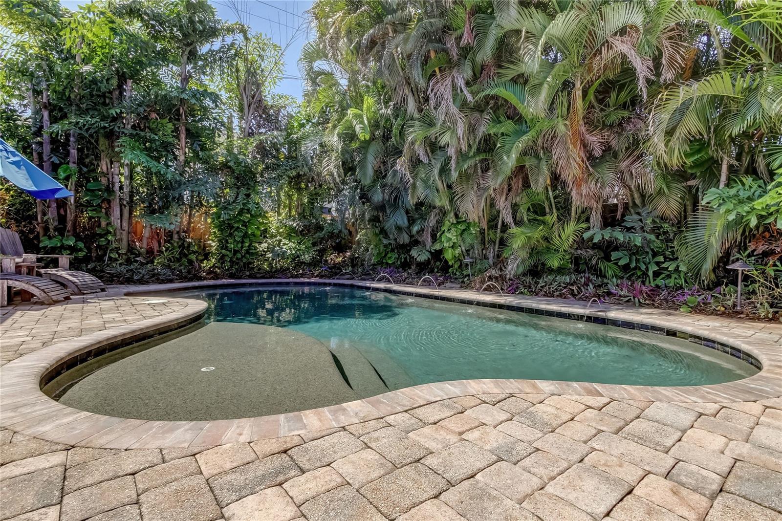 218 APPIAN WAY NE, ST PETERSBURG, FL, 33704