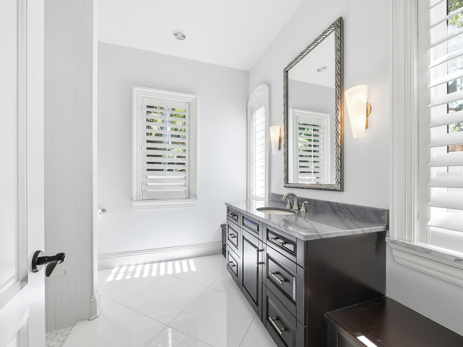 1655 SOUTH DR, SARASOTA, FL, 34239