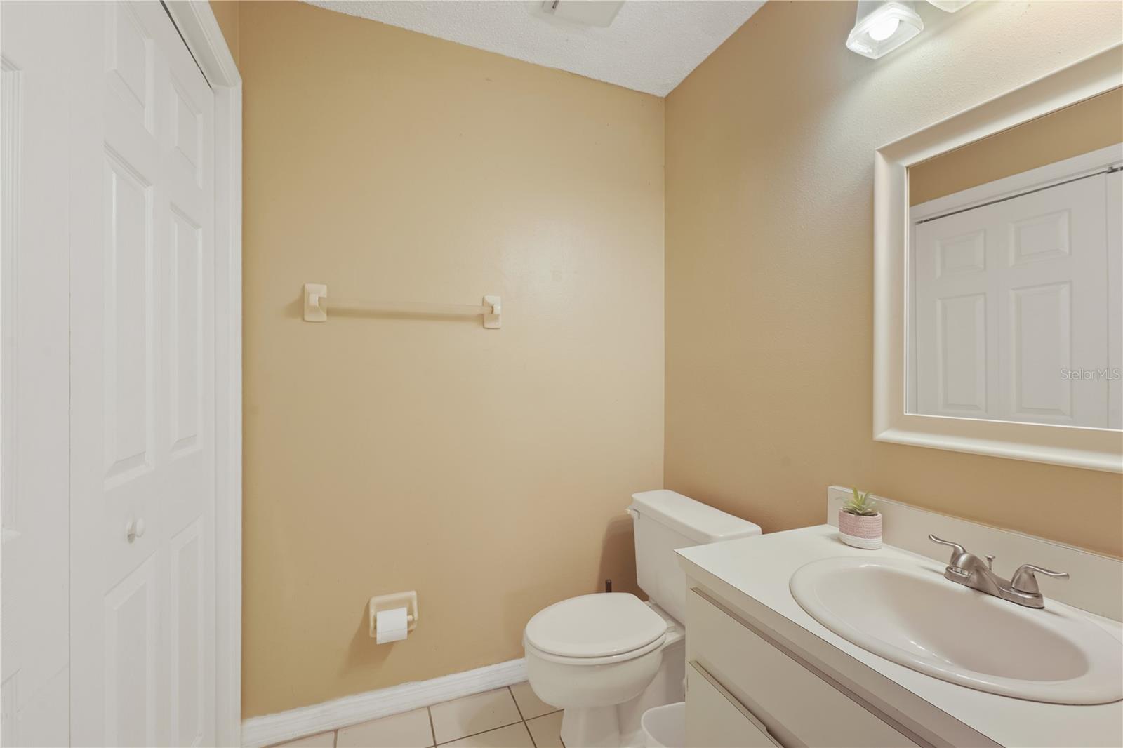 15202 W POND WOODS DR, TAMPA, FL, 33618