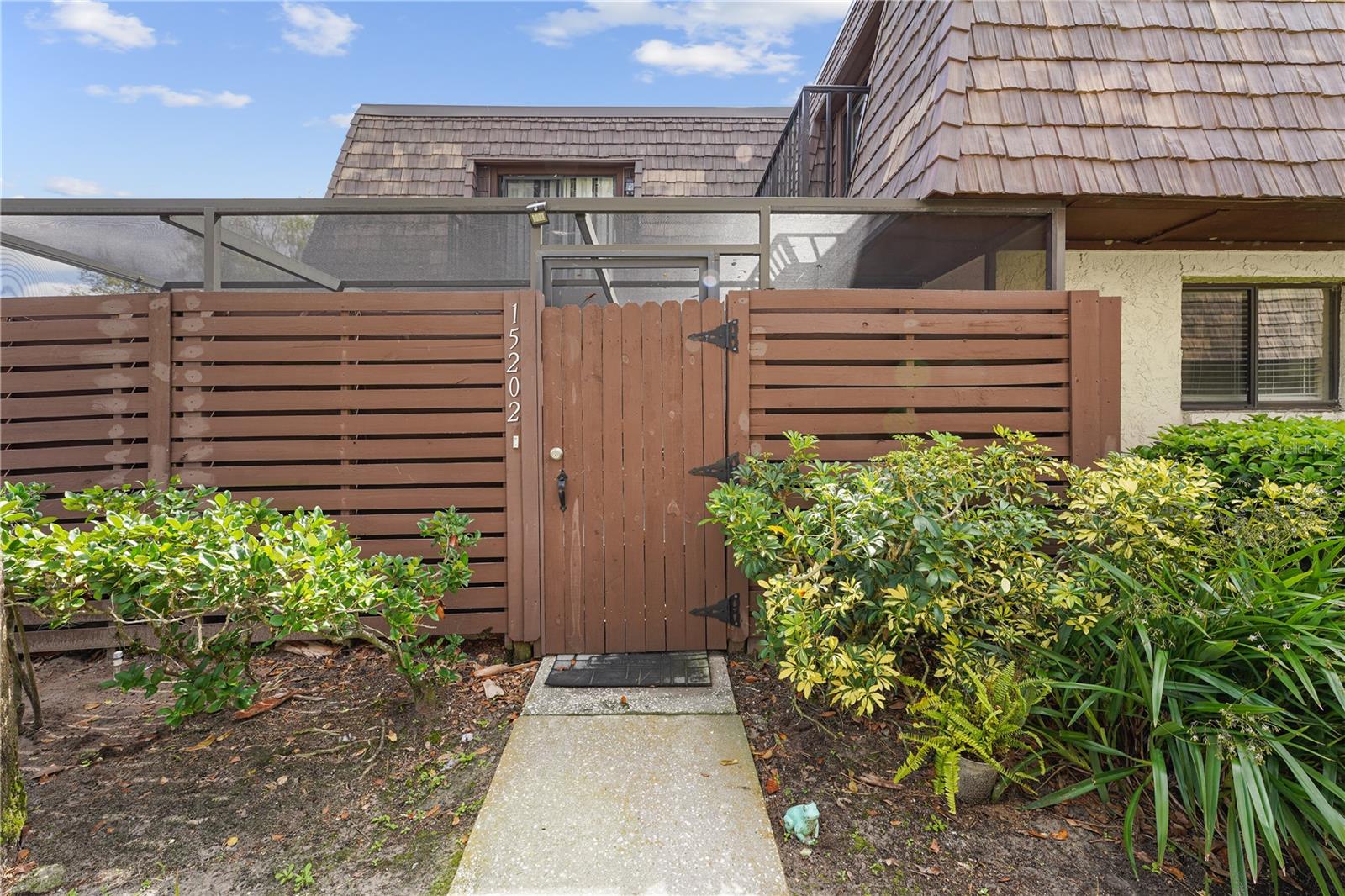 15202 W POND WOODS DR, TAMPA, FL, 33618