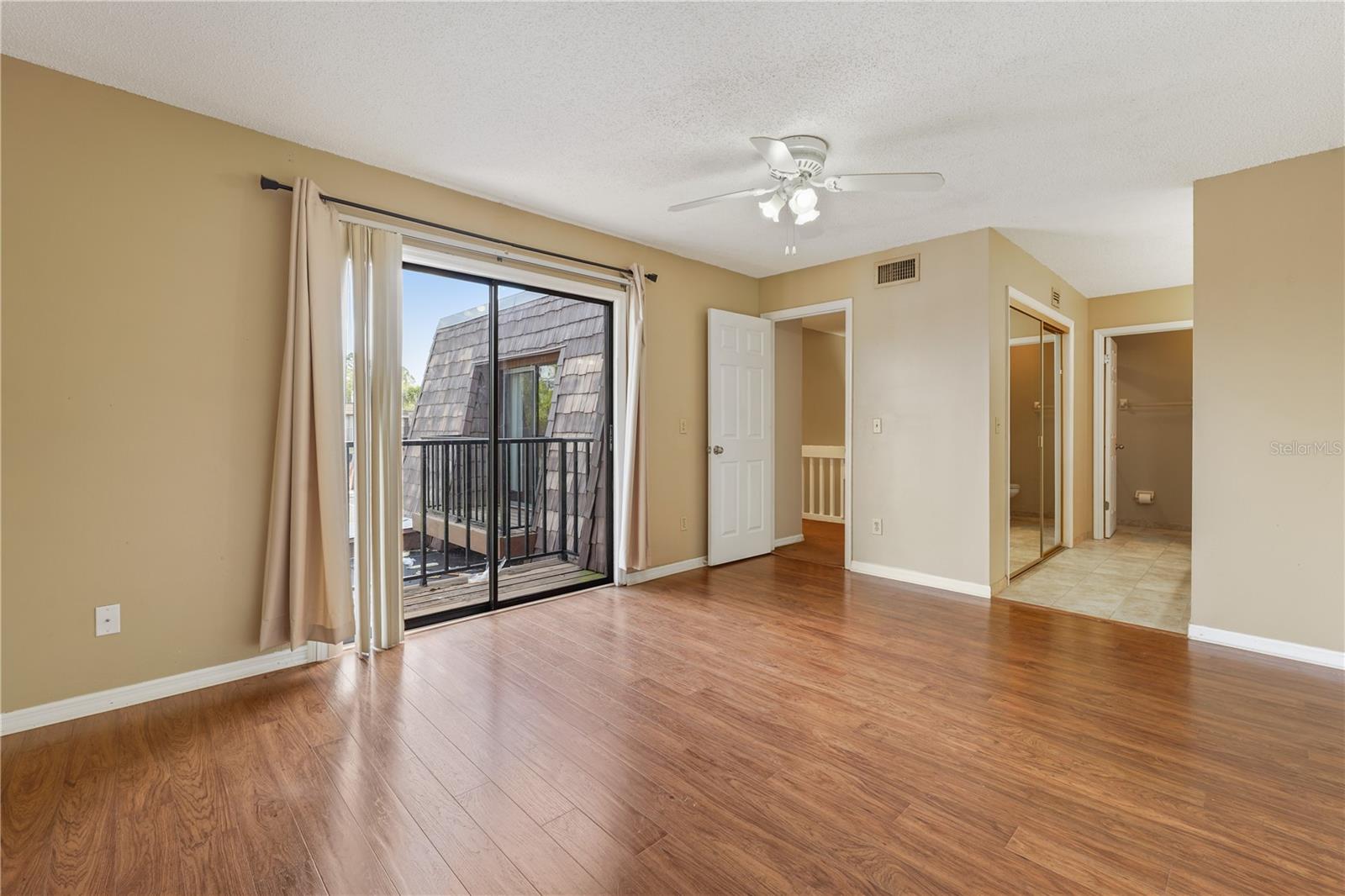 15202 W POND WOODS DR, TAMPA, FL, 33618