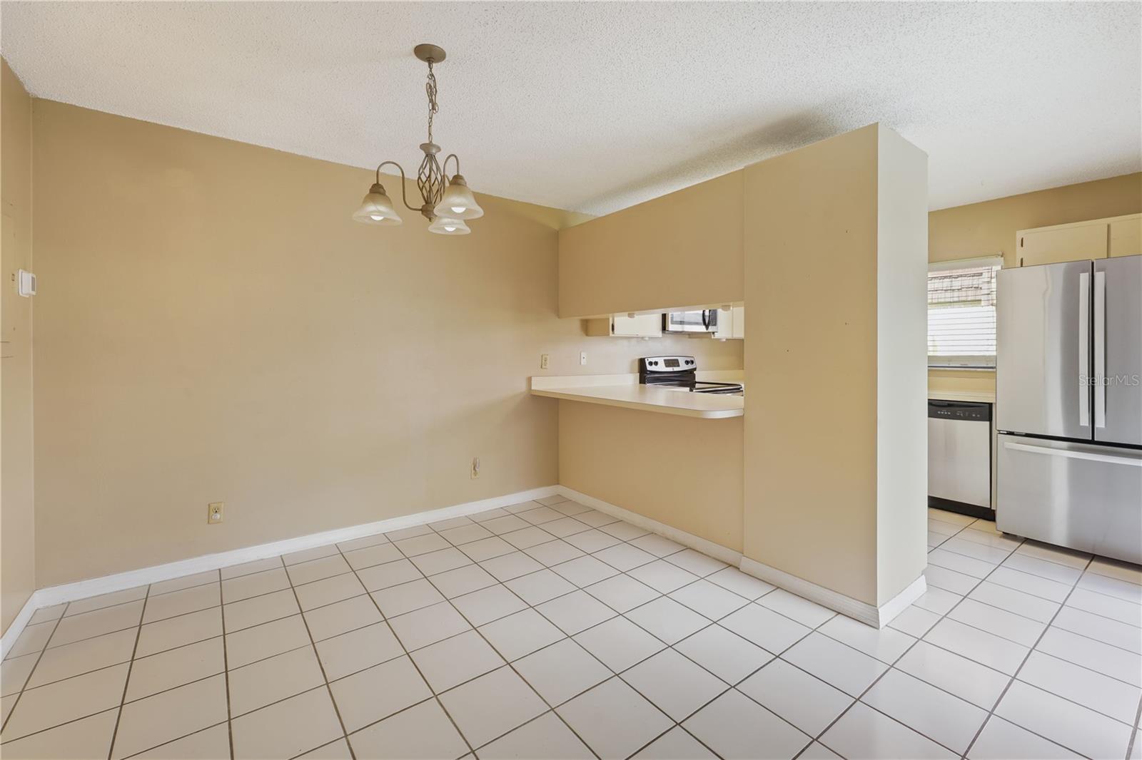 15202 W POND WOODS DR, TAMPA, FL, 33618