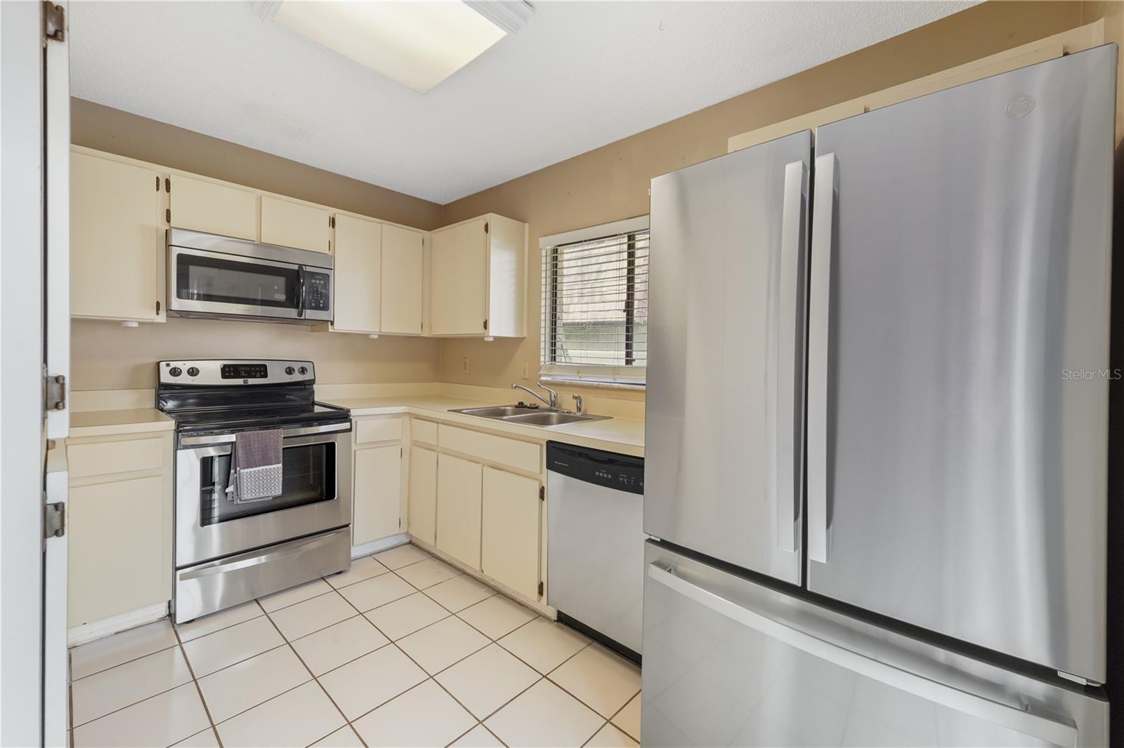 15202 W POND WOODS DR, TAMPA, FL, 33618