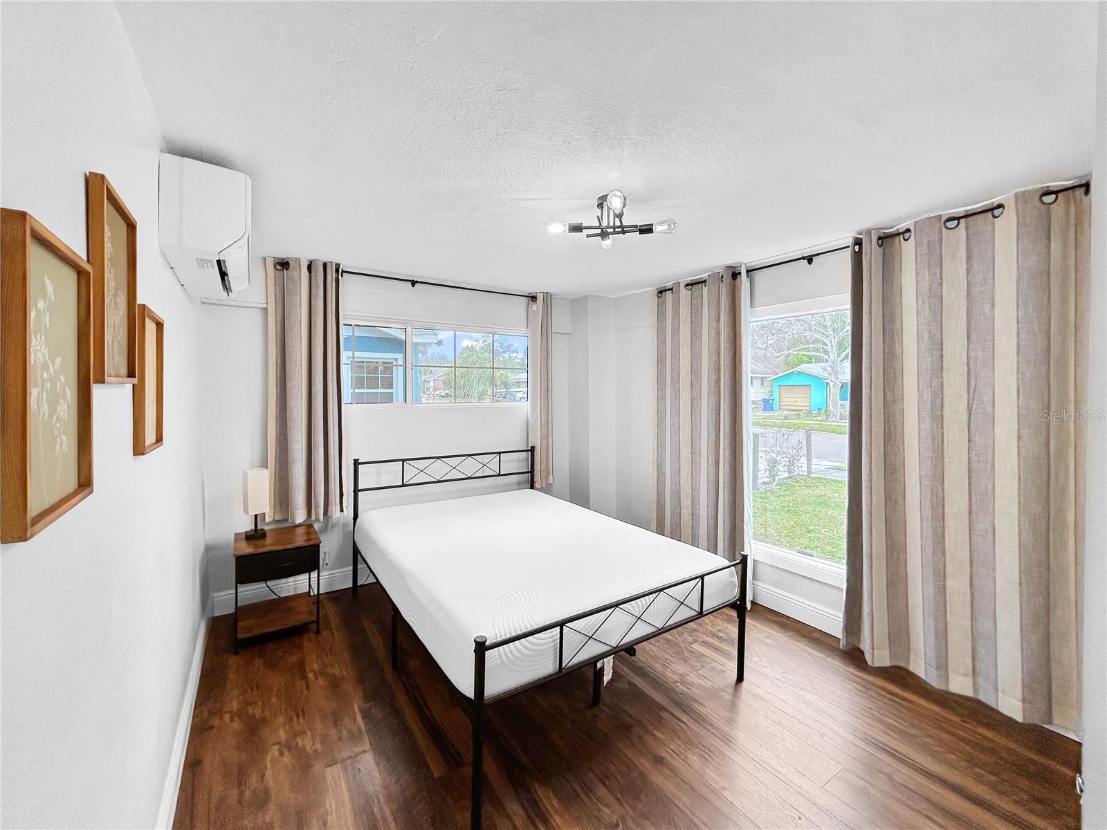 TB8481678 Property Photo