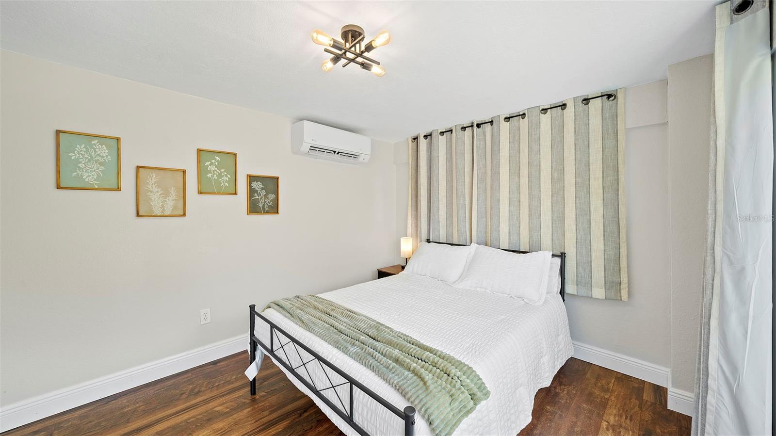 TB8481678 Property Photo