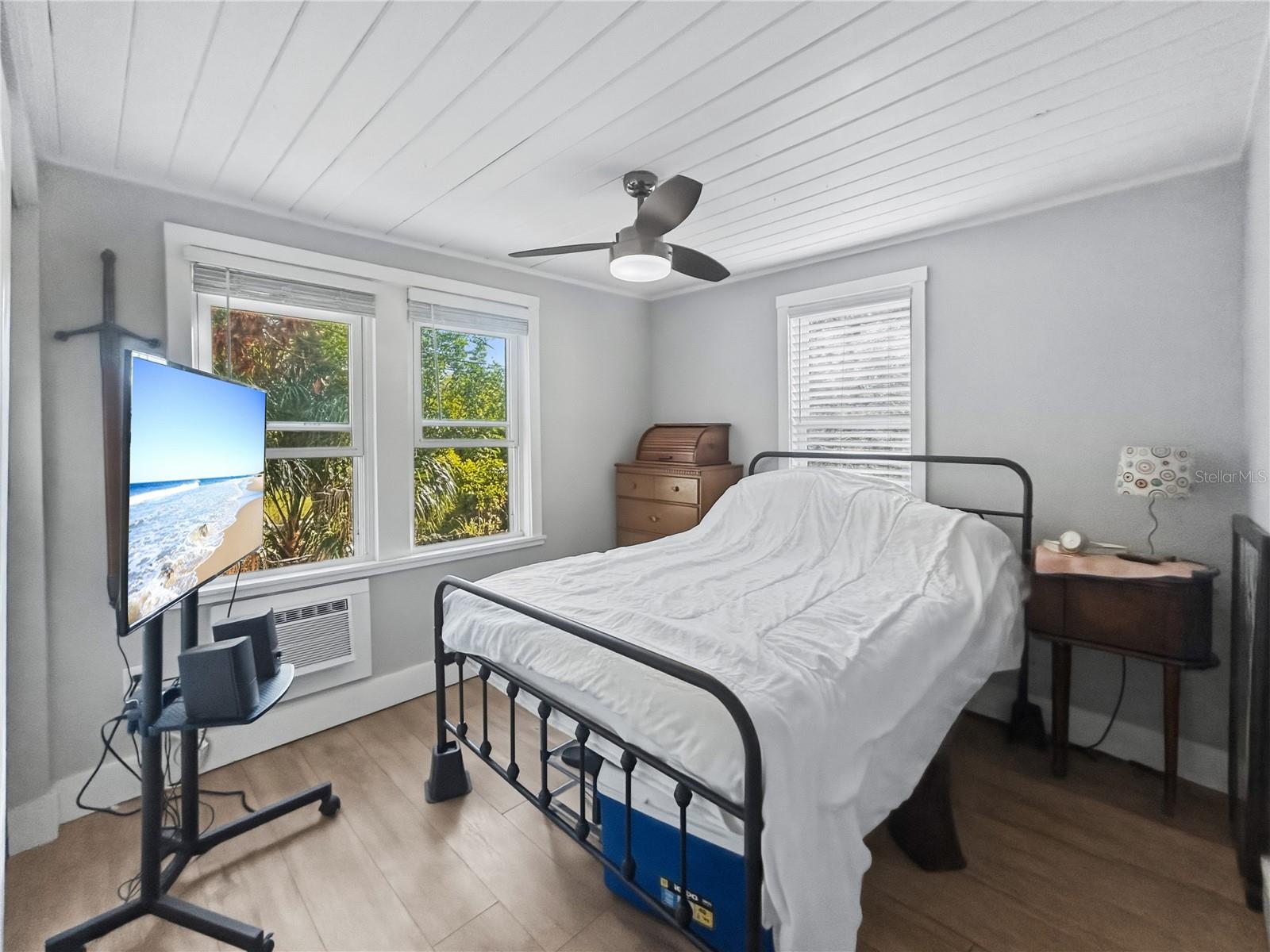 TB8481678 Property Photo