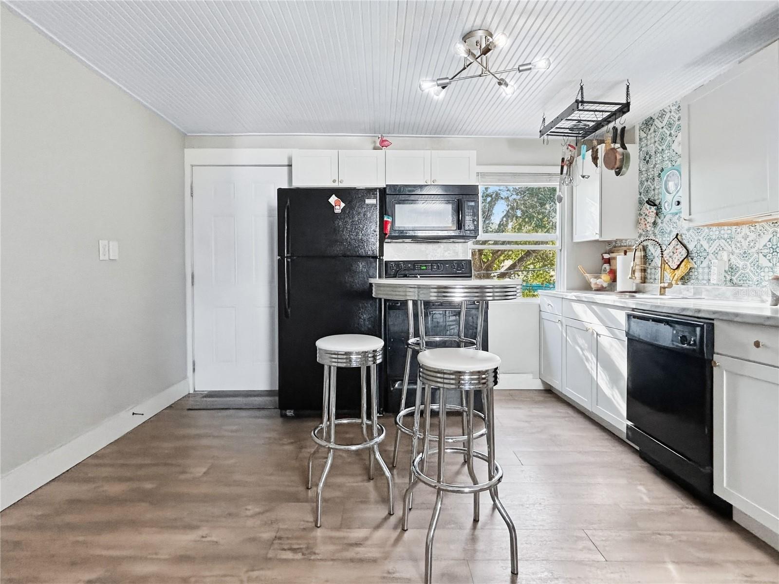 TB8481678 Property Photo