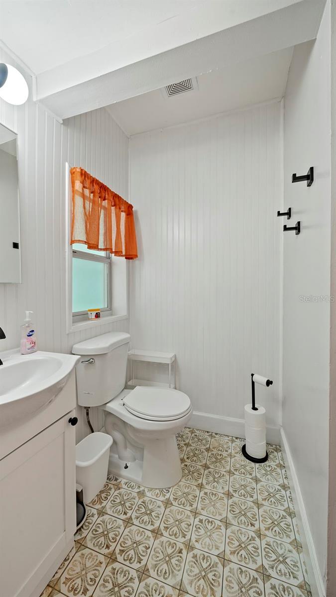 TB8481678 Property Photo