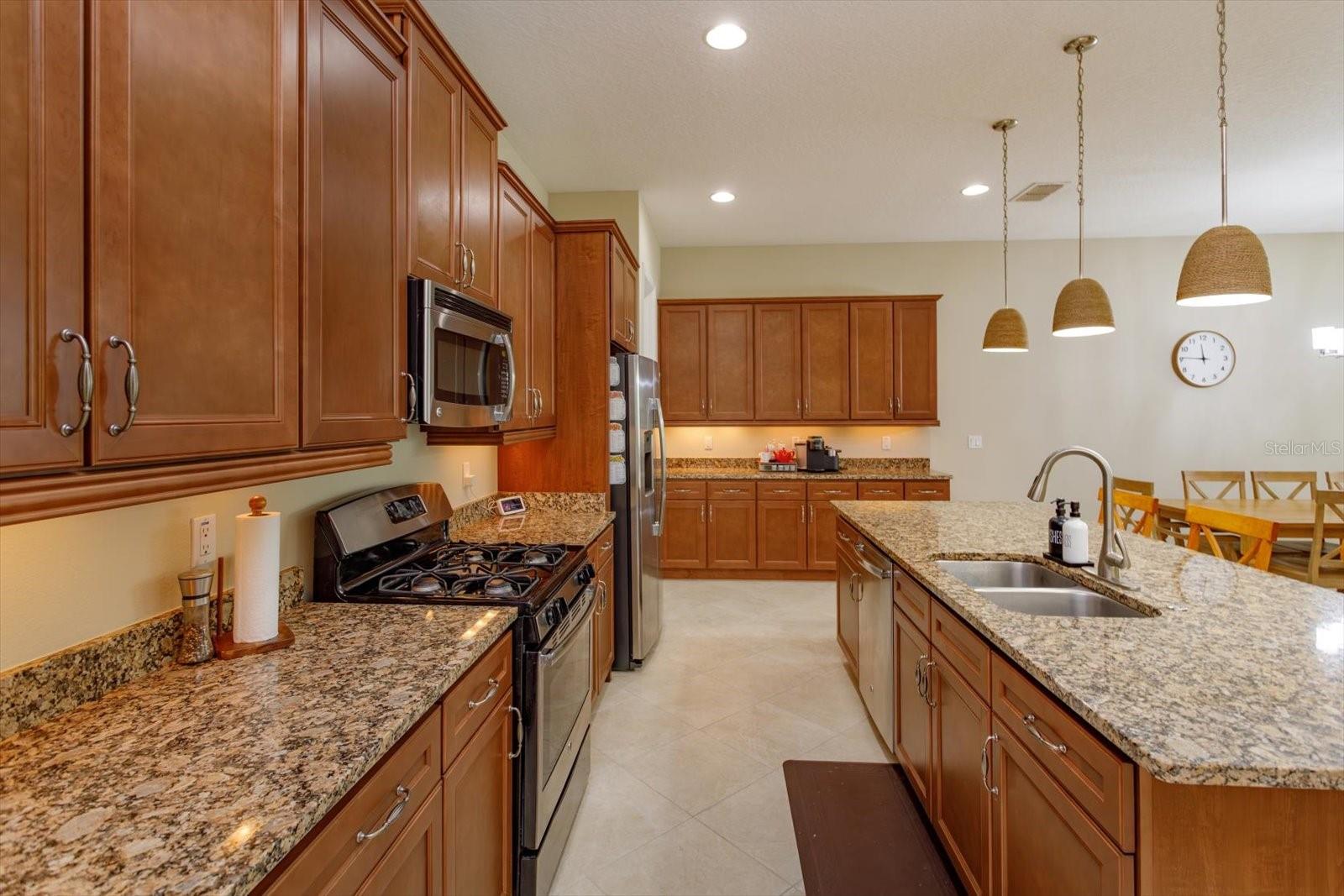 1634 VICTORIA GARDENS DR, DELAND, FL, 32724