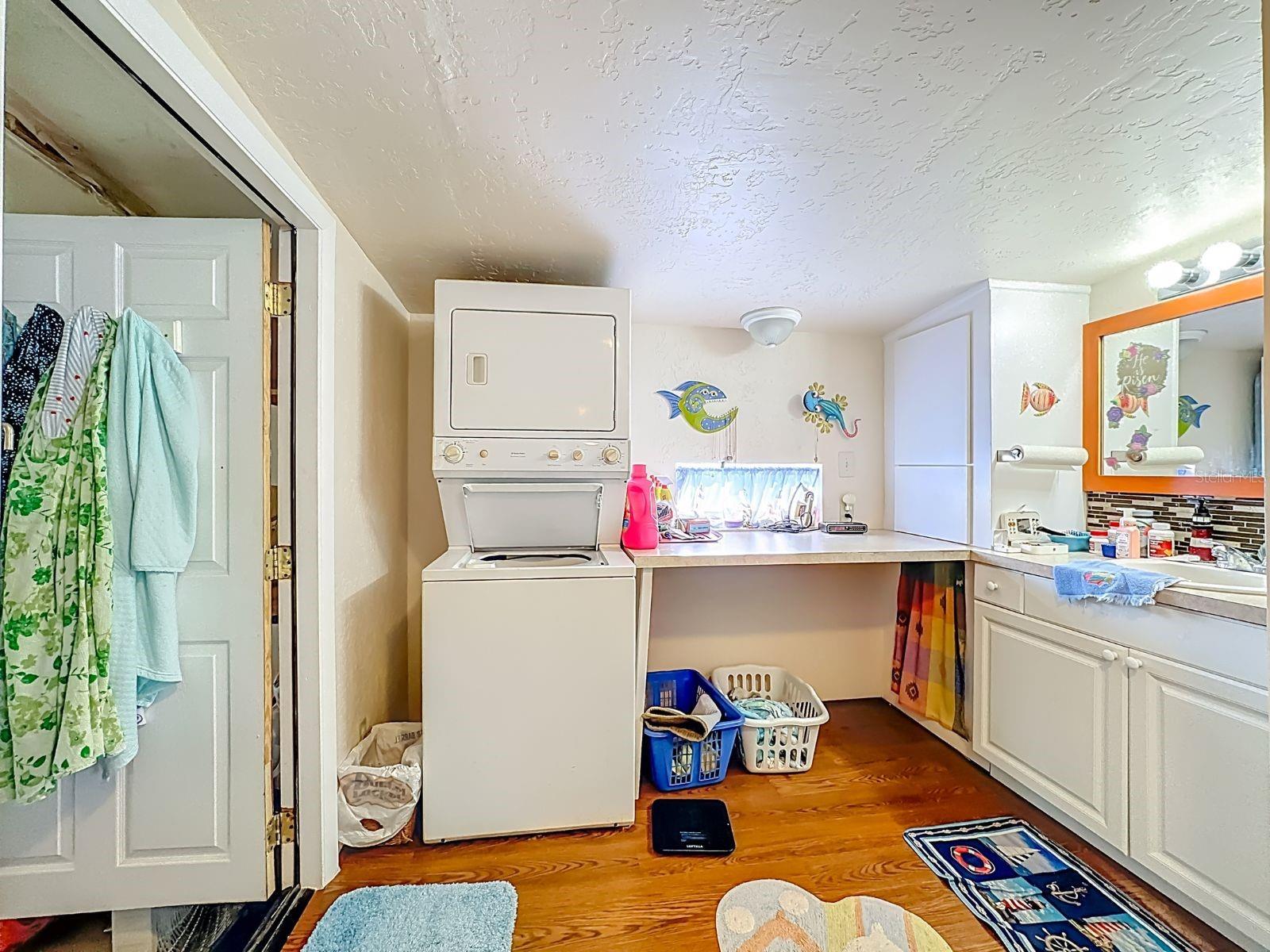 411 TROPIC DR W, PALMETTO, FL, 34221