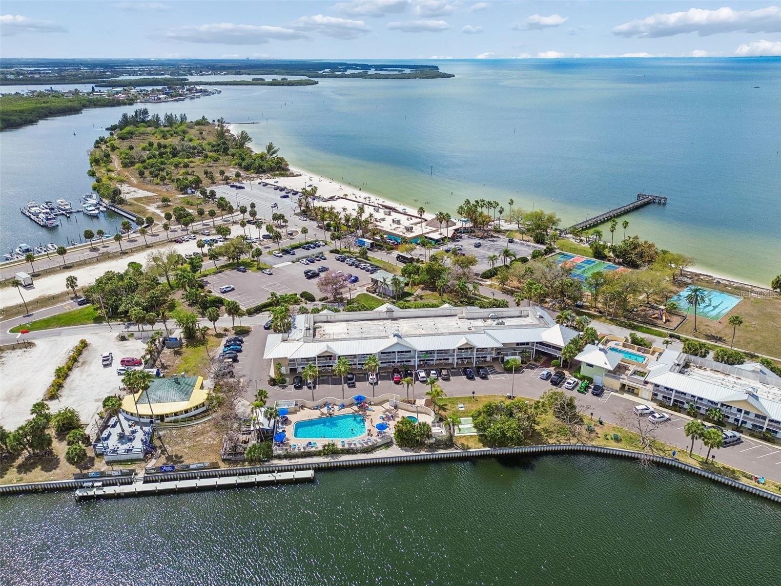 454 BAHIA BEACH BLVD, RUSKIN, FL, 33570