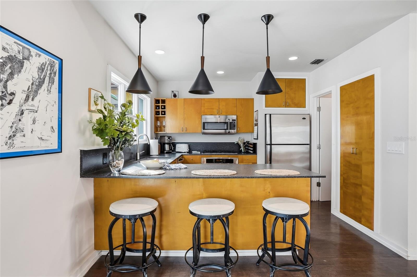 106 FAREHAM PL N, ST PETERSBURG, FL, 33701