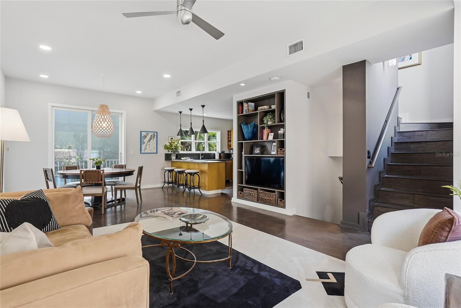 106 FAREHAM PL N, ST PETERSBURG, FL, 33701