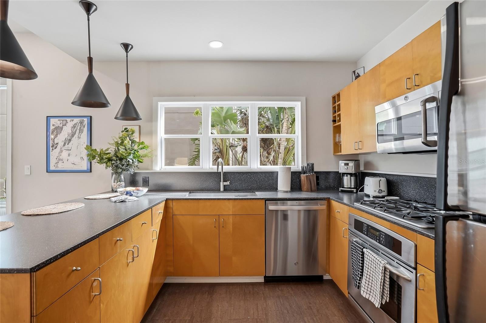 106 FAREHAM PL N, ST PETERSBURG, FL, 33701