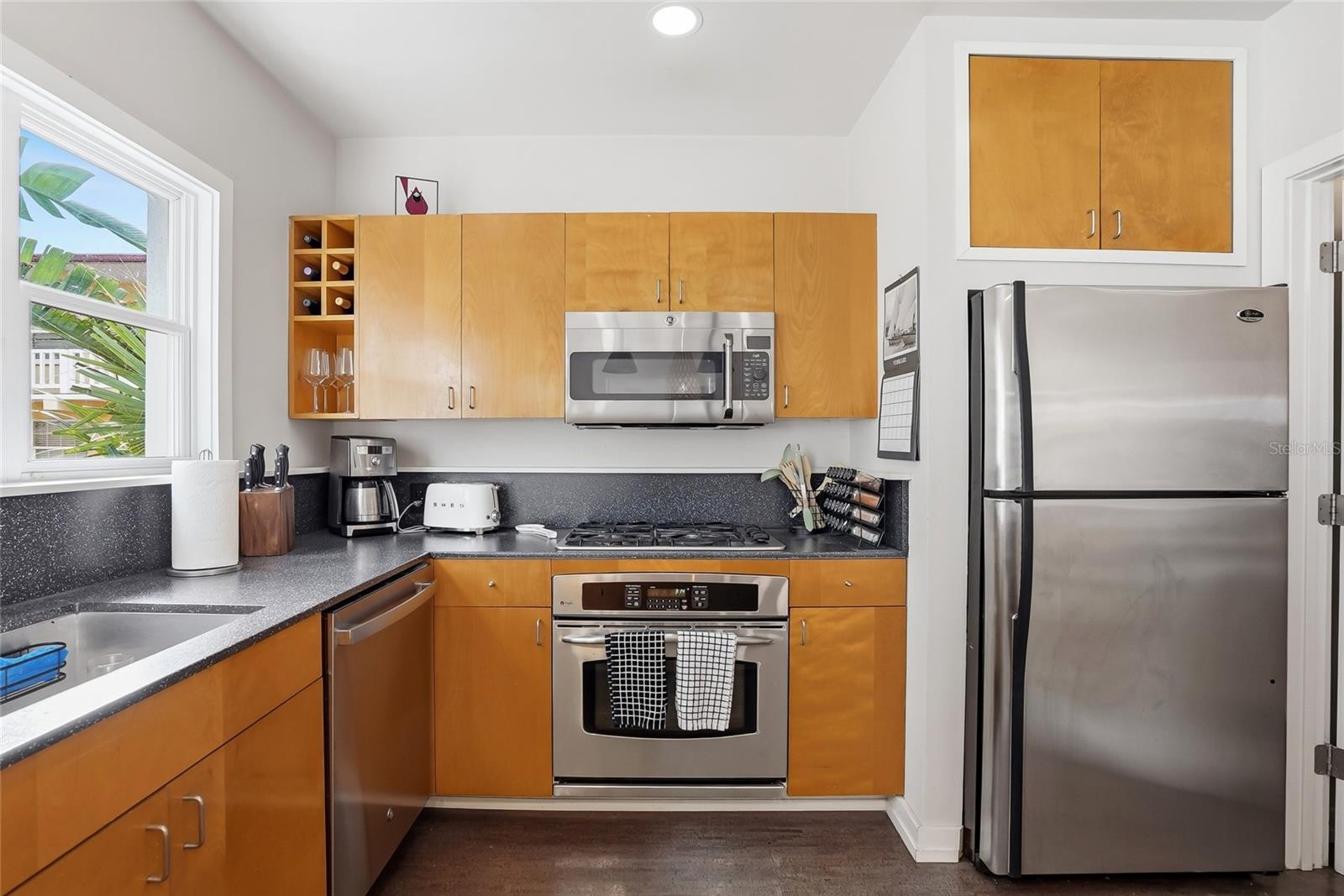 106 FAREHAM PL N, ST PETERSBURG, FL, 33701