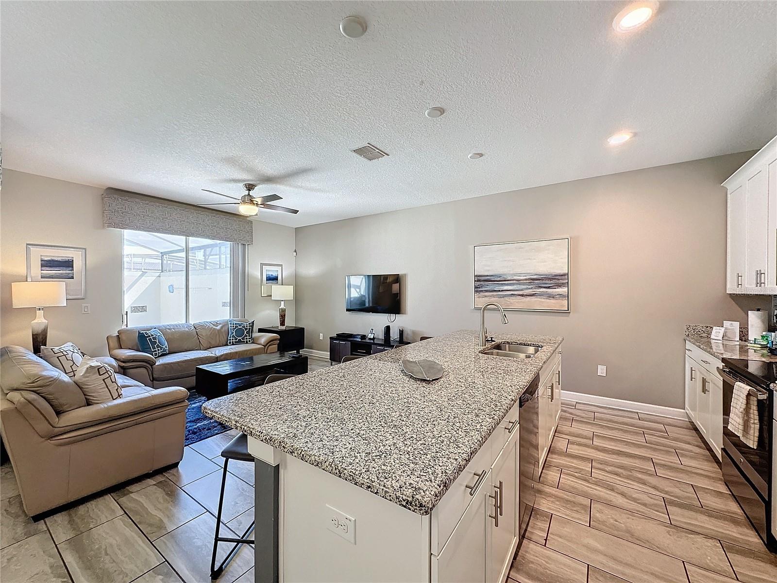 9043 DOGLEG DR, DAVENPORT, FL, 33896