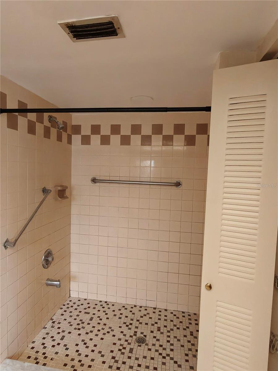 2760 62ND TER N, ST PETERSBURG, FL, 33702